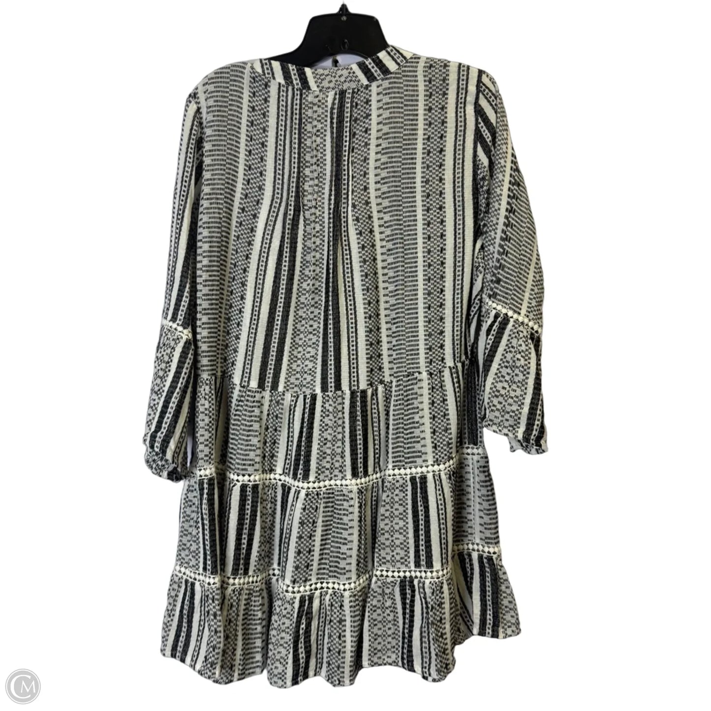 Dress Casual Short By Clothes Mentor In Black & White, Size: L