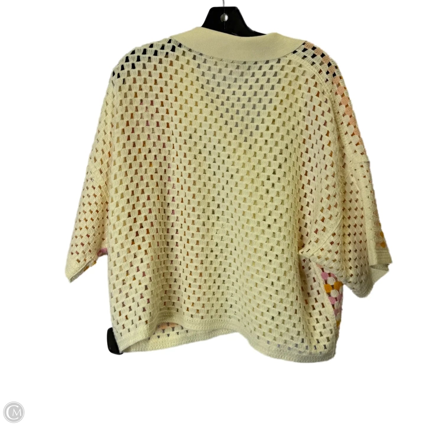 Top Short Sleeve By Clothes Mentor In Cream, Size: M