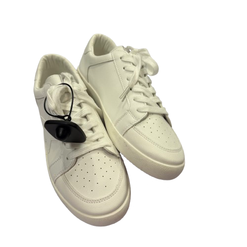 Shoes Sneakers By Clothes Mentor In White, Size:10