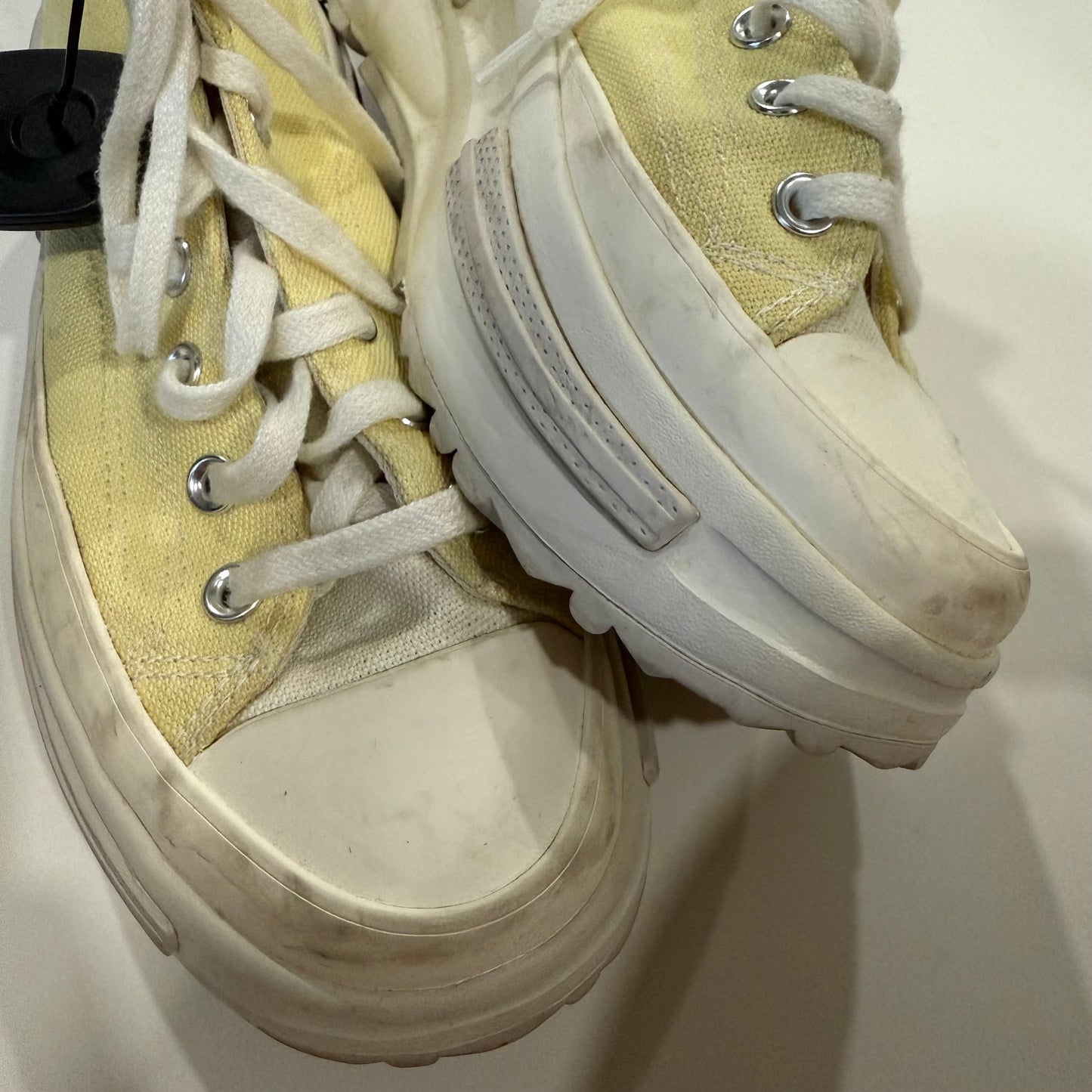 Shoes Sneakers By Converse In Yellow, Size: 9.5