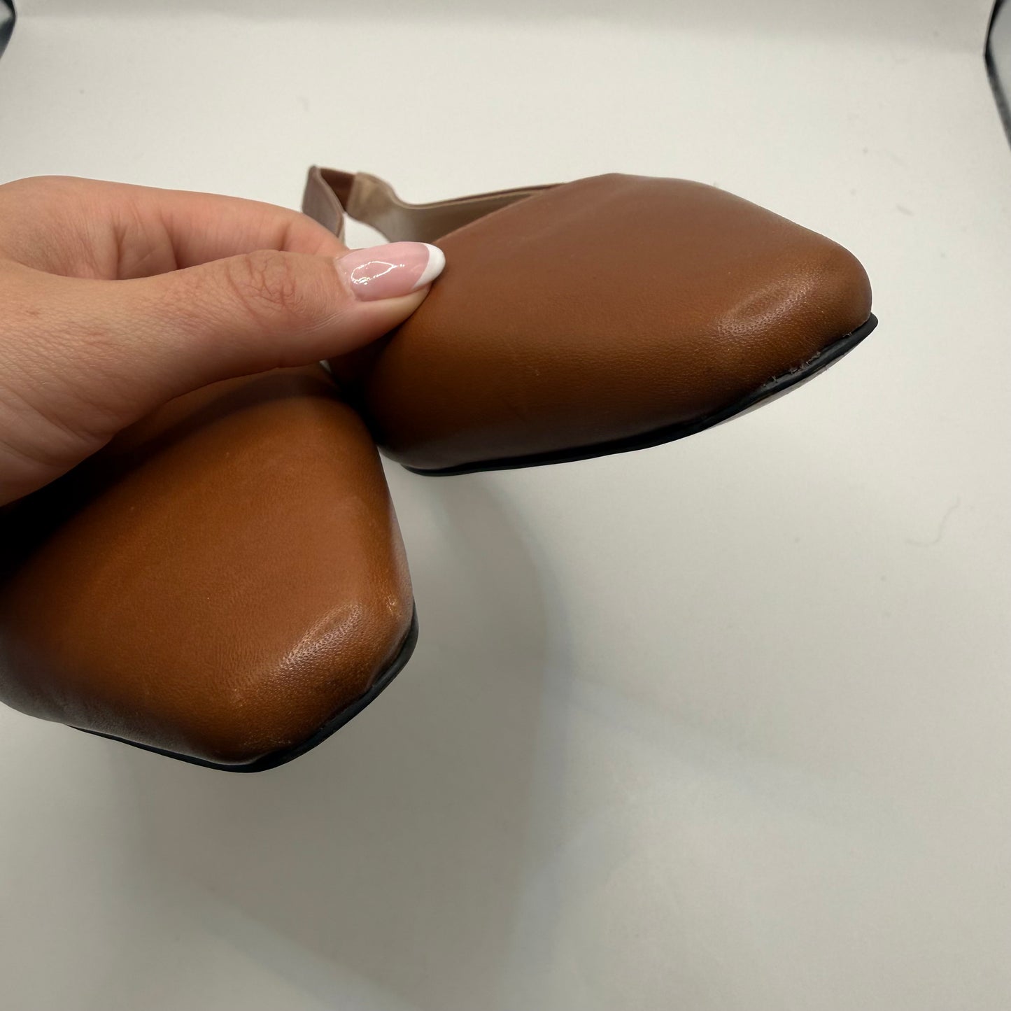 Shoes Flats By Banana Republic In Brown, Size: 9.5