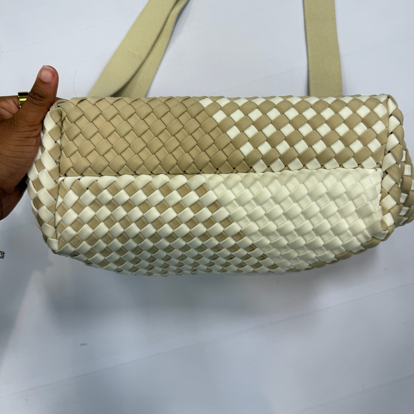 Crossbody By Clothes Mentor, Size: Medium