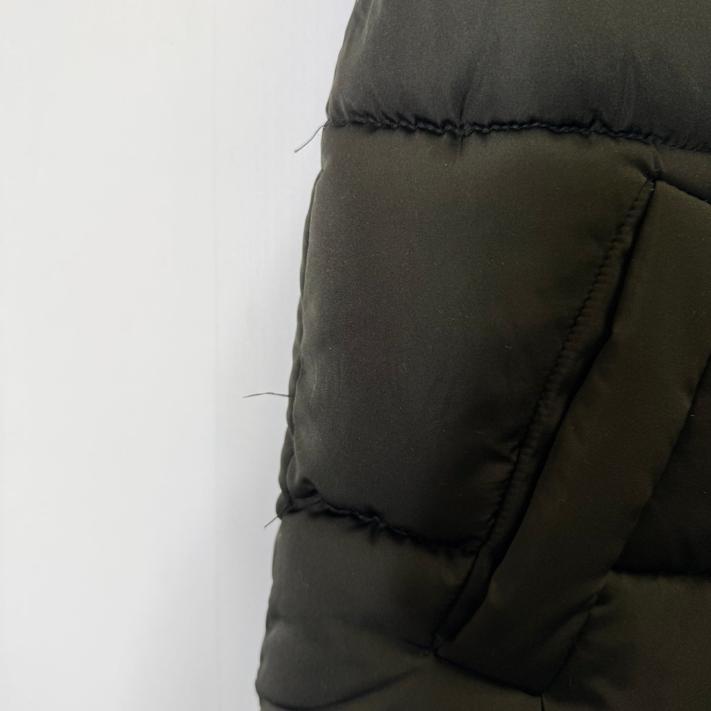 Vest Puffer & Quilted By New In In Black, Size: L