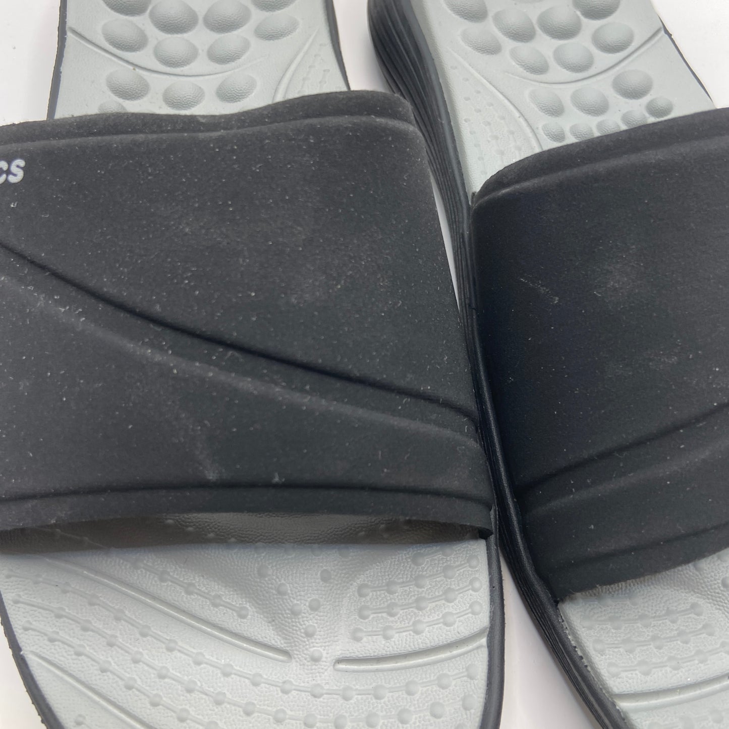 Sandals Flip Flops By Crocs In Black, Size: 11