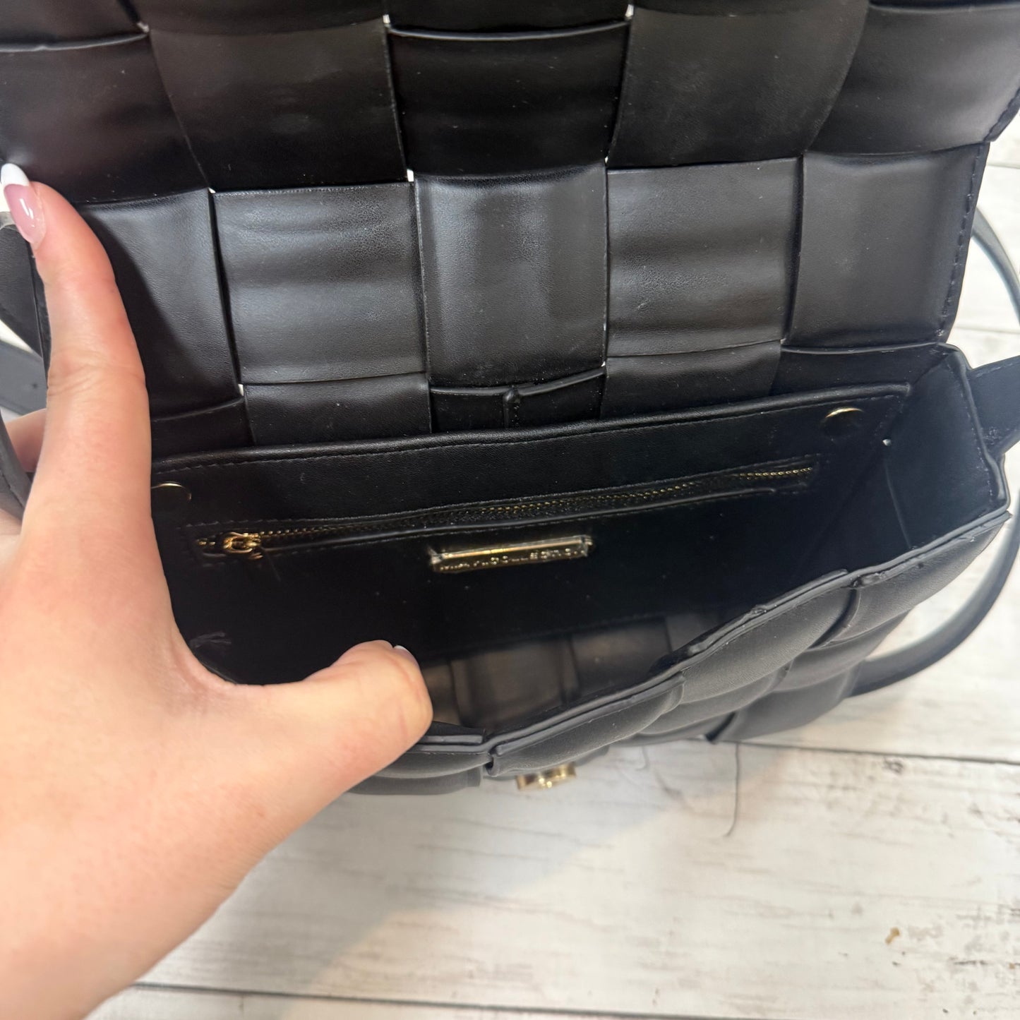 Crossbody By Clothes Mentor, Size: Medium