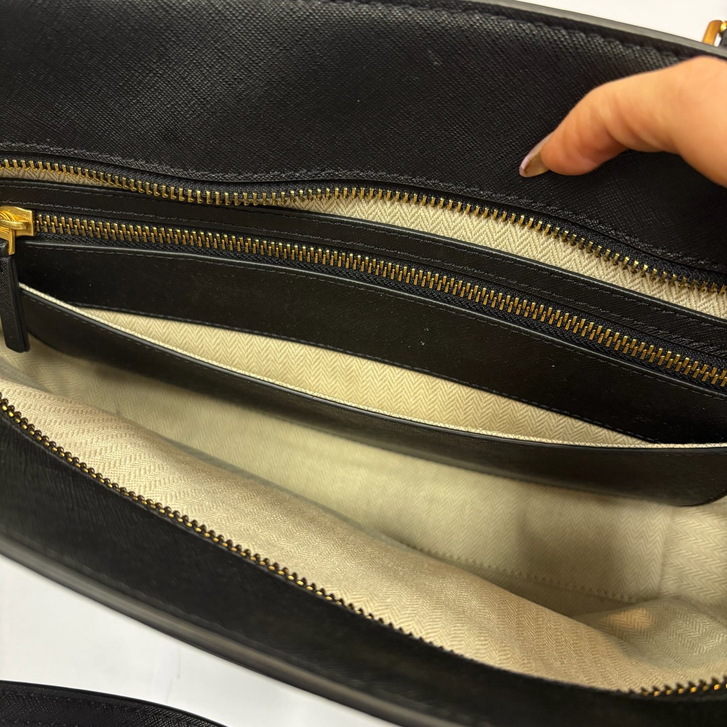 Handbag Designer By Tory Burch, Size: Medium