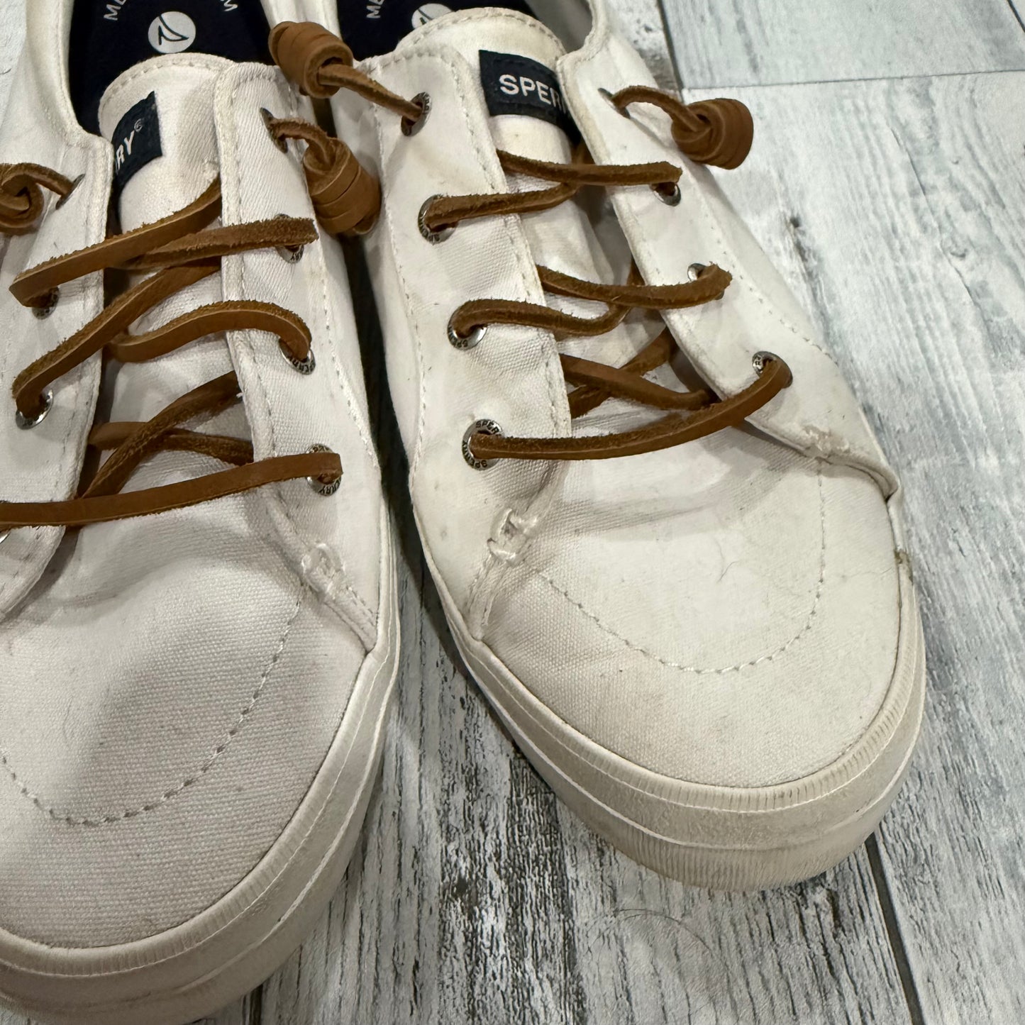 Shoes Sneakers By Sperry In White, Size: 8.5