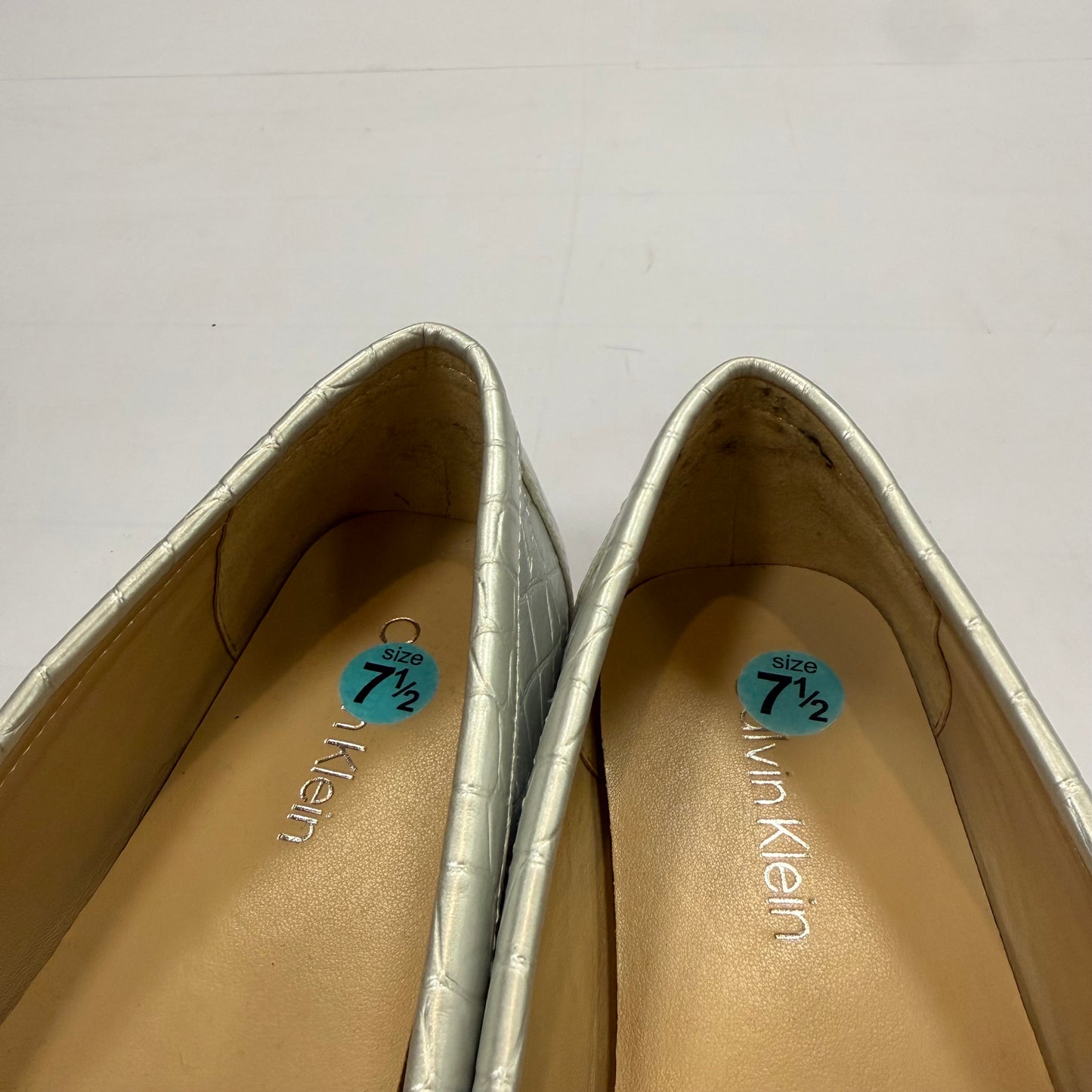 Shoes Flats By Calvin Klein In Silver, Size: 7.5