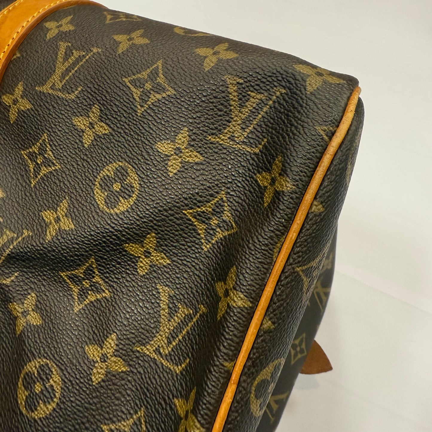 Duffle And Weekender Luxury Designer By Louis Vuitton, Size: Medium