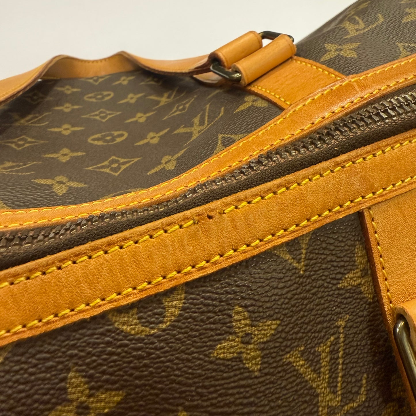 Duffle And Weekender Luxury Designer By Louis Vuitton, Size: Medium