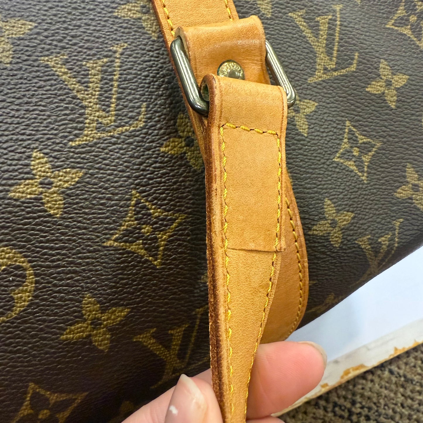 Duffle And Weekender Luxury Designer By Louis Vuitton, Size: Medium