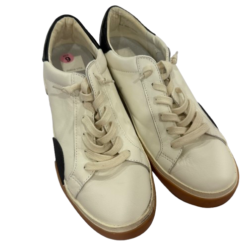 Shoes Sneakers By Dolce Vita In White, Size:9