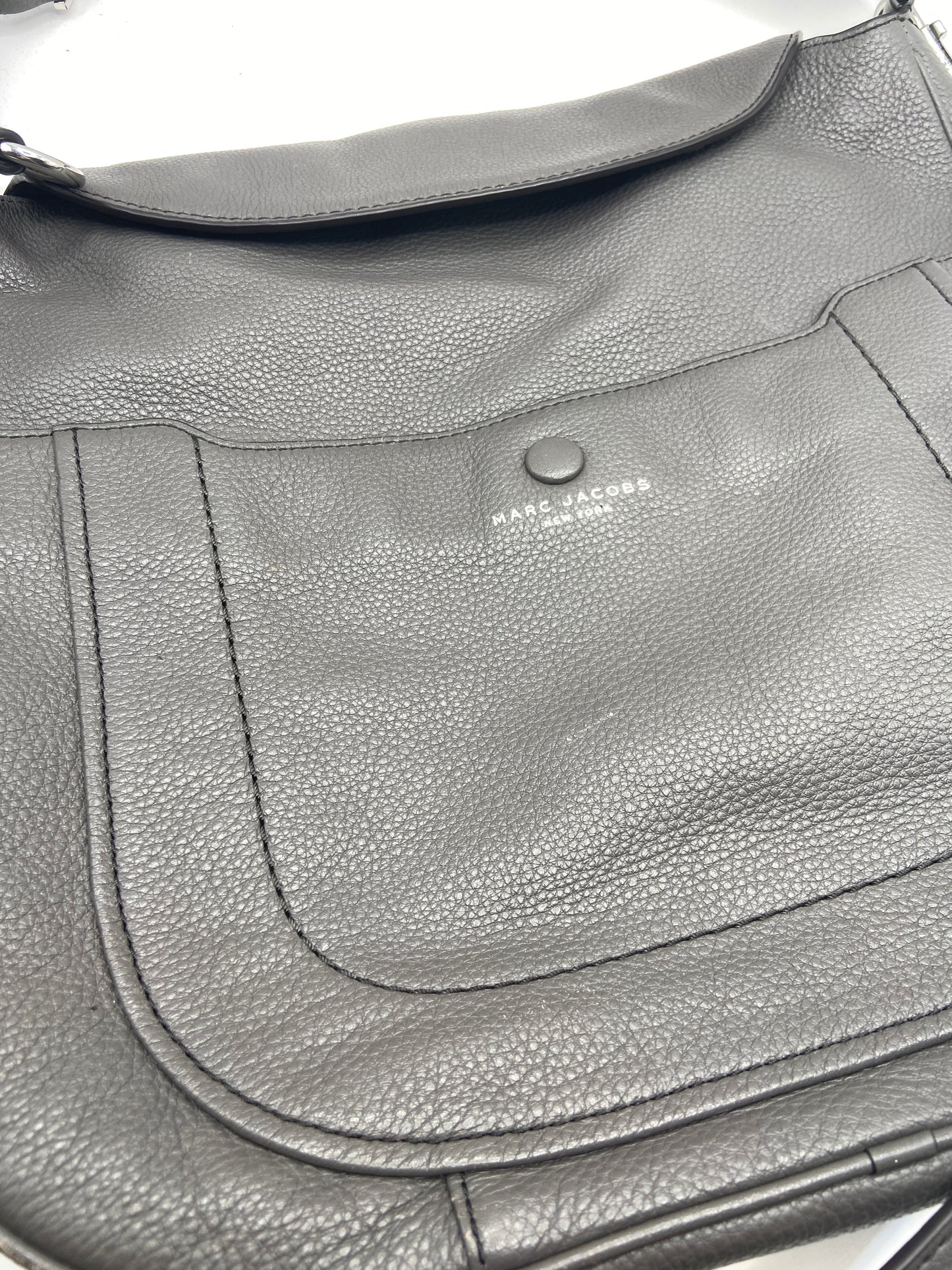 Crossbody Luxury Designer By Marc Jacobs, Size: Medium