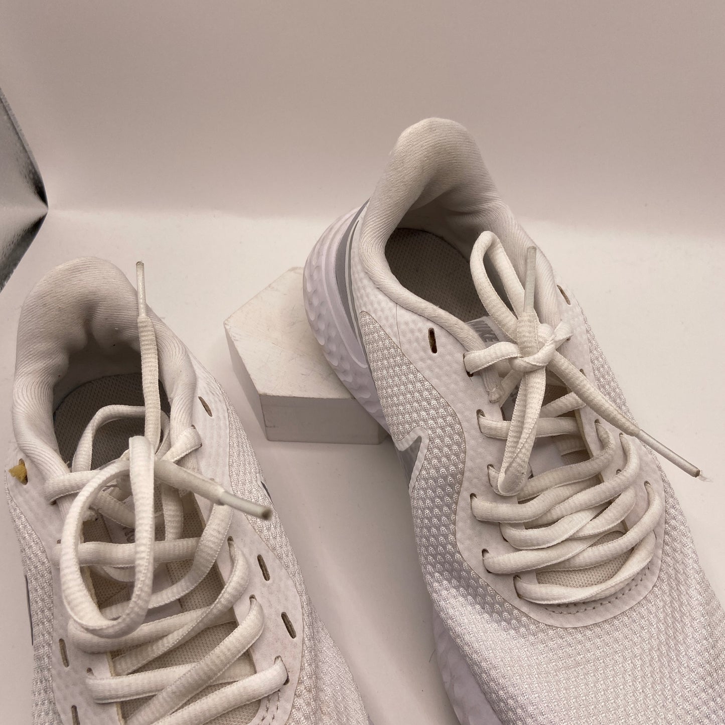 Shoes Athletic By Nike In White, Size: 6.5