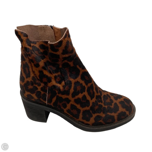 Boots Ankle Heels By Gentle Souls In Animal Print, Size: 6.5