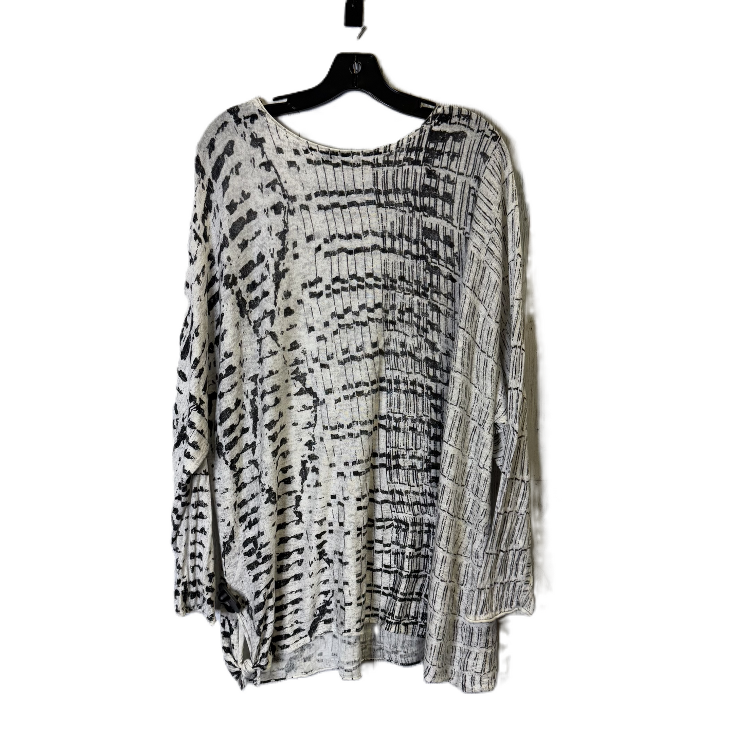 Top Long Sleeve By Nic + Zoe In Black & White, Size: 1x