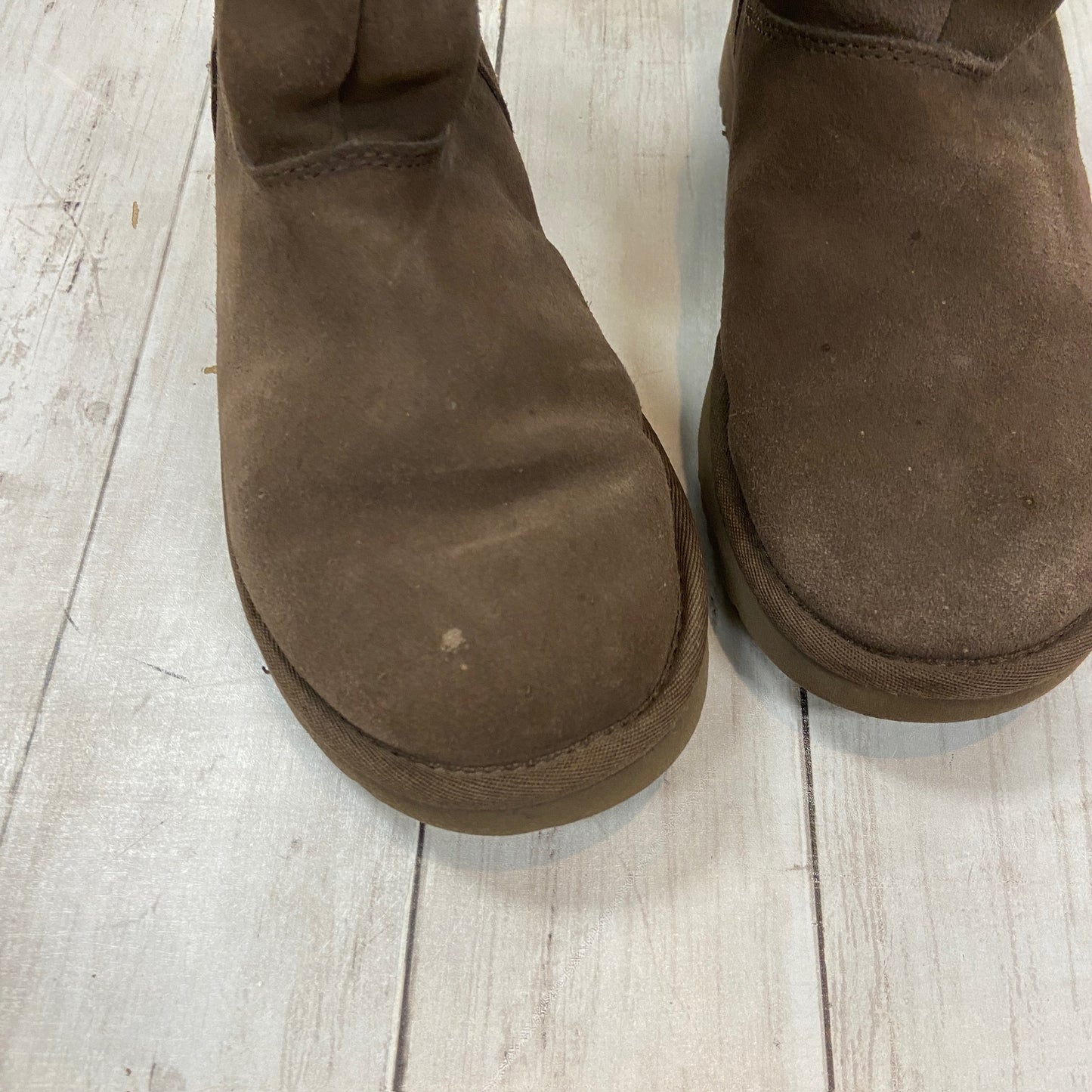 Boots Designer By Ugg In Brown, Size: 5