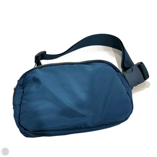 Belt Bag By Clothes Mentor, Size: Medium