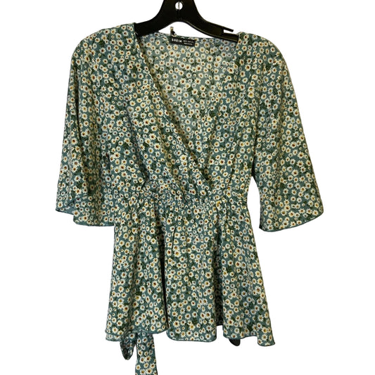 Top Short Sleeve By Shein In Floral Print, Size: M