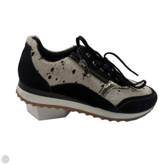Shoes Sneakers By Myra In Cream, Size: 9