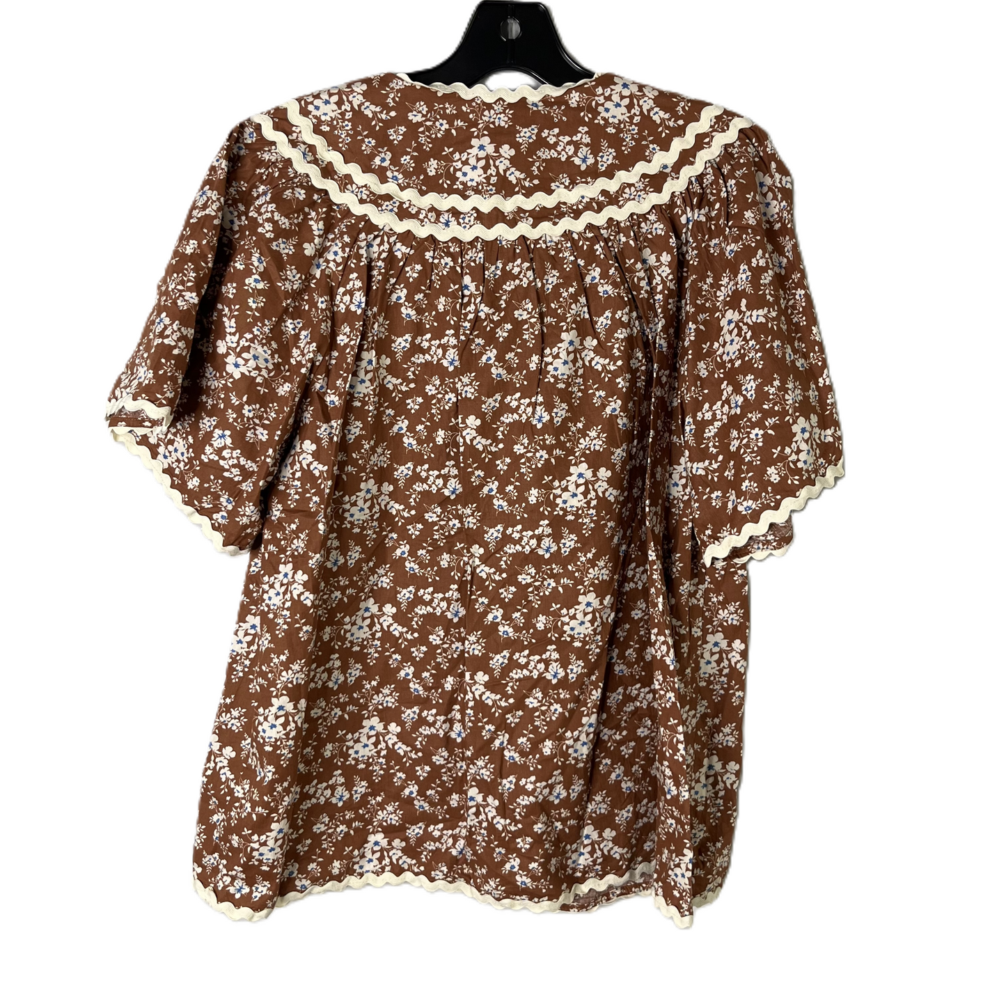 Top Short Sleeve By Entro In Brown, Size: L