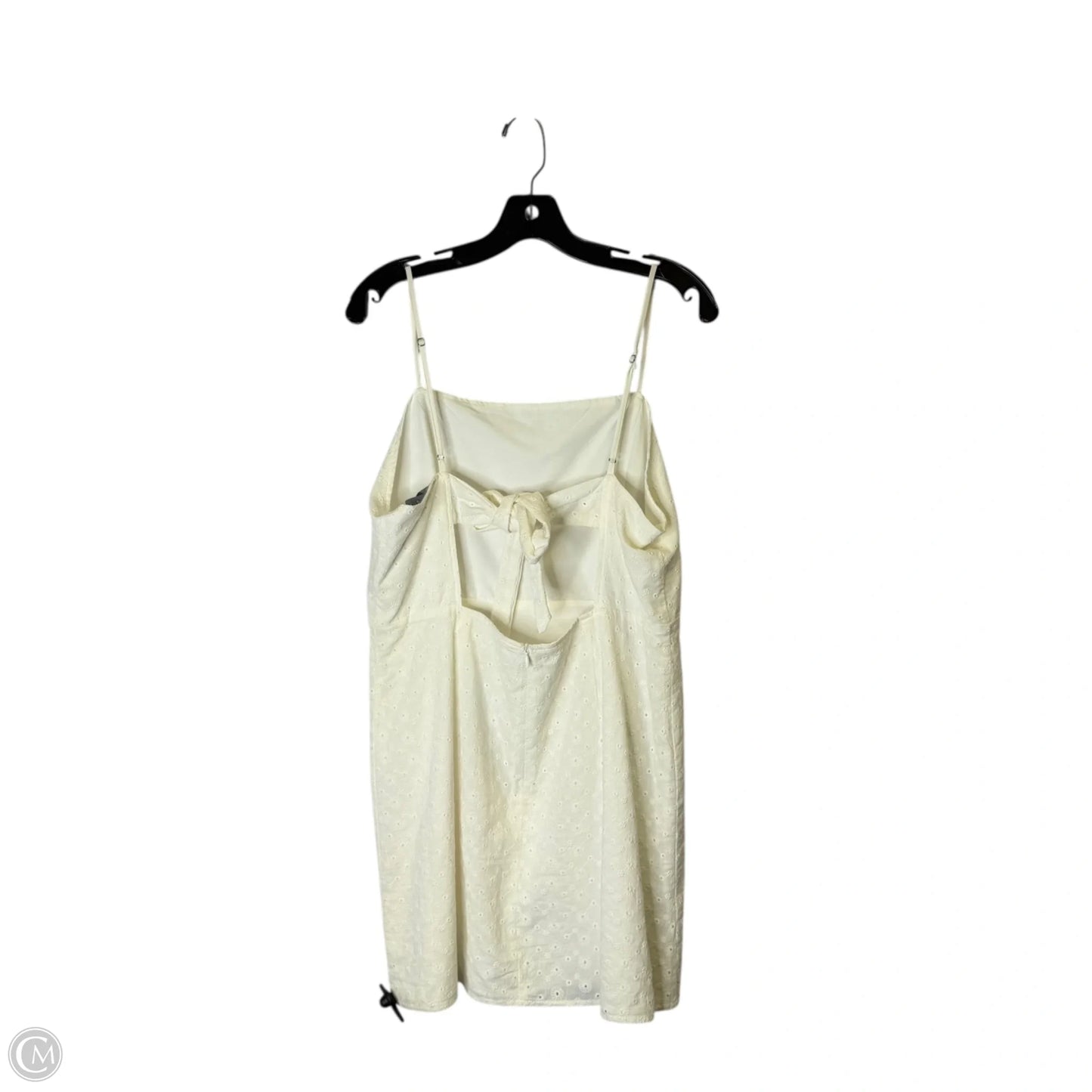 Dress Casual Short By Clothes Mentor In Cream, Size: Xl