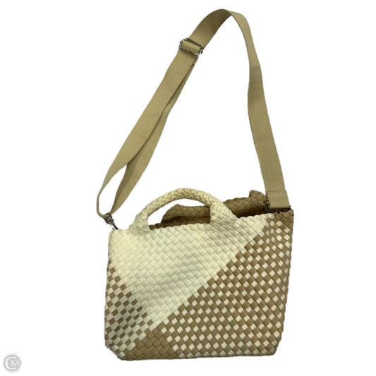 Crossbody By Clothes Mentor, Size: Medium