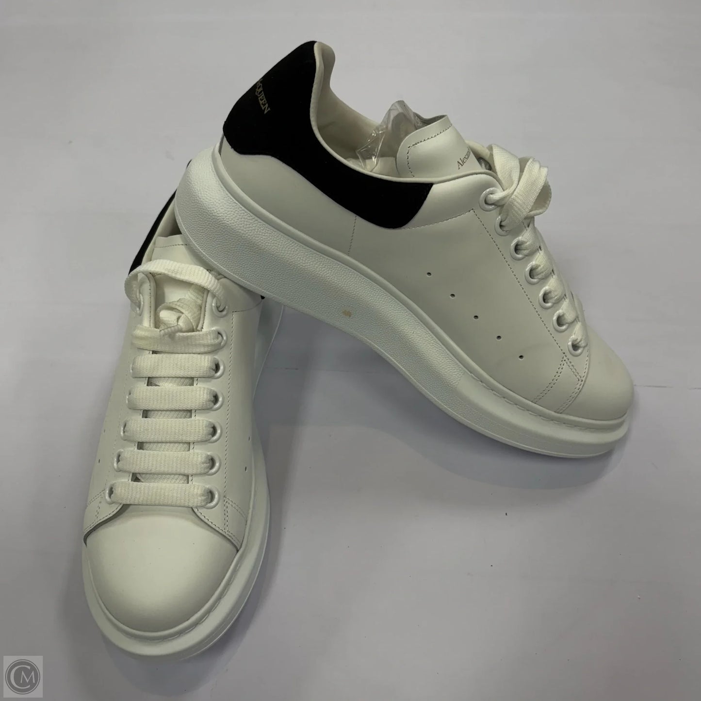 Shoes Luxury Designer By Alexander Mcqueen In White, Size: 10.5