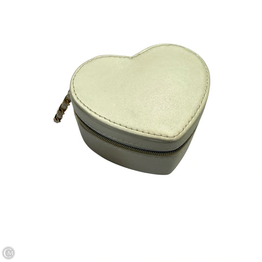 Jewelry Case By Clothes Mentor, Size: Small