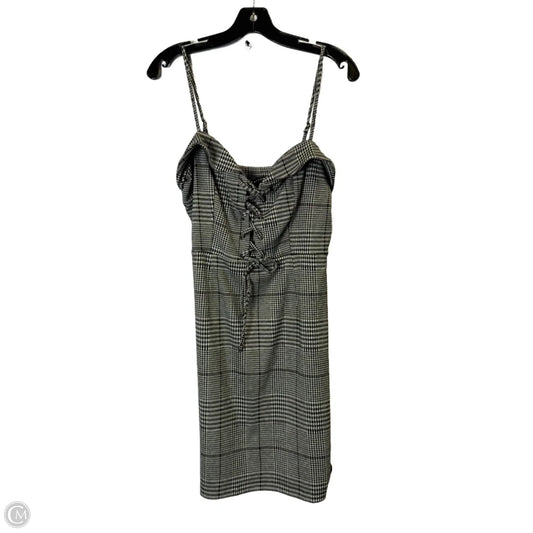 Dress Casual Short By Haute Monde In Grey, Size: L