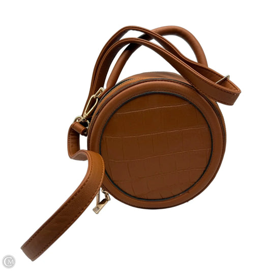 Crossbody By Clothes Mentor, Size: Medium
