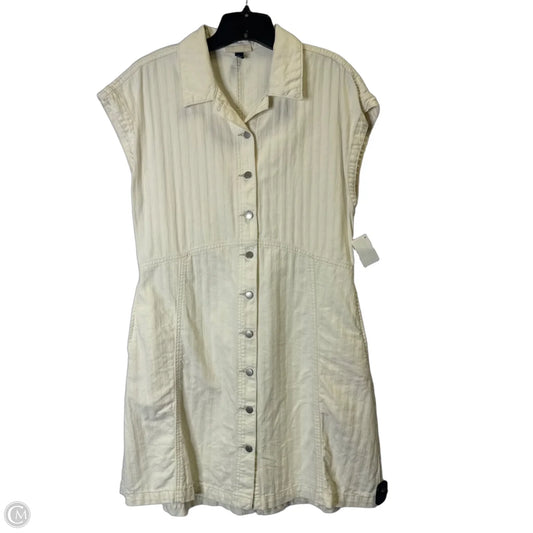 Dress Casual Short By Universal Thread In Cream, Size: M