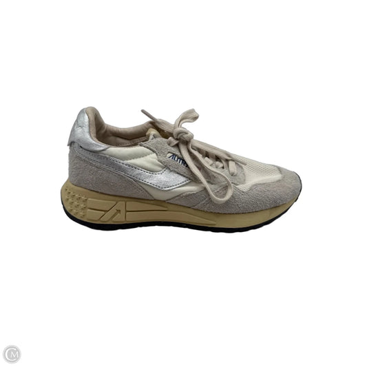 Shoes Sneakers By Cma In Cream, Size: 8