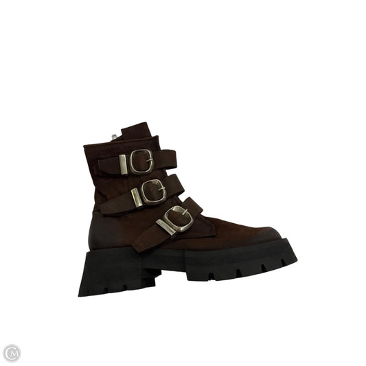 Boots Ankle Flats By Steve Madden In Brown, Size: 11