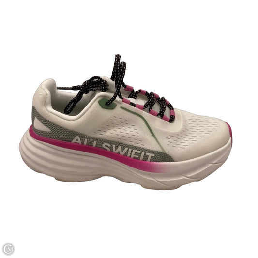 Shoes Athletic By Cmc In White, Size: 9