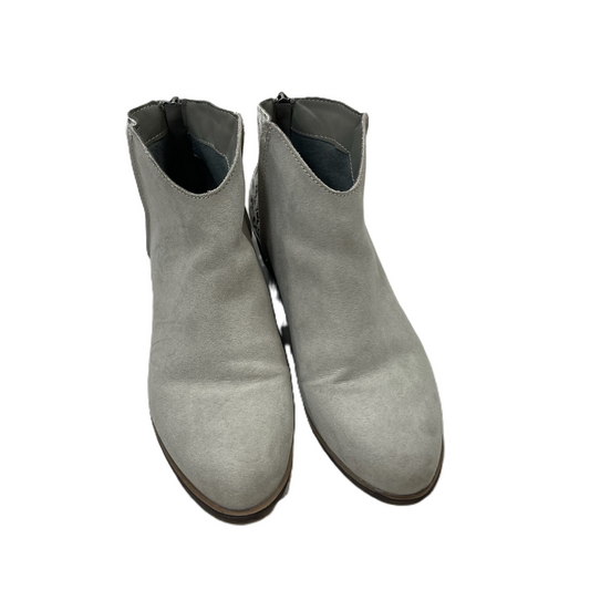 Boots Ankle Flats By True Craft In Grey, Size: 8.5