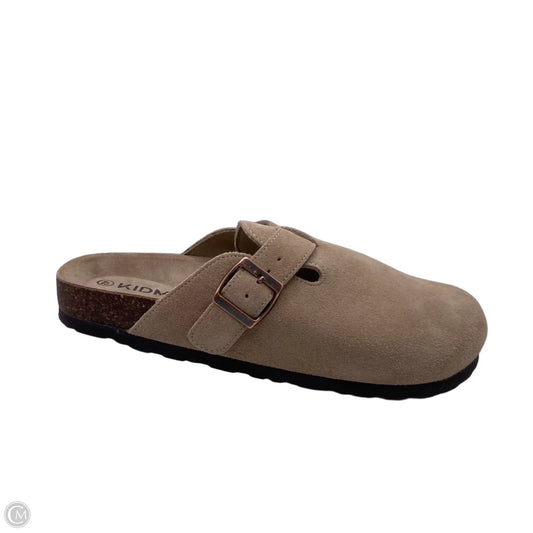 Shoes Flats By Clothes Mentor In Tan, Size: 12