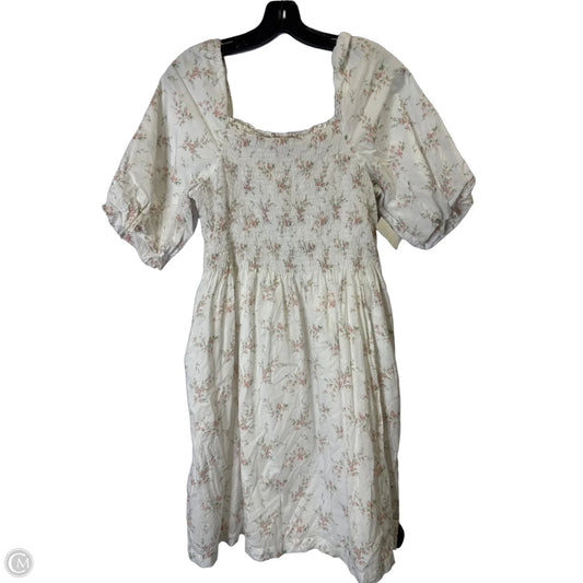 Dress Casual Short By Clothes Mentor In White, Size: 14