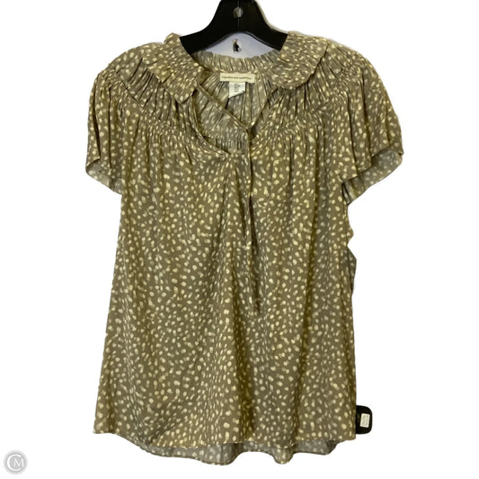 Top Short Sleeve By Cupcakes And Cashmere In Taupe, Size: S