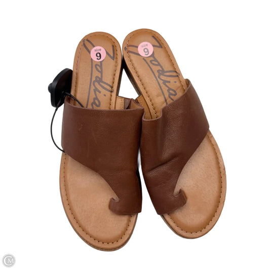 Sandals Flats By Clothes Mentor In Brown, Size: 9