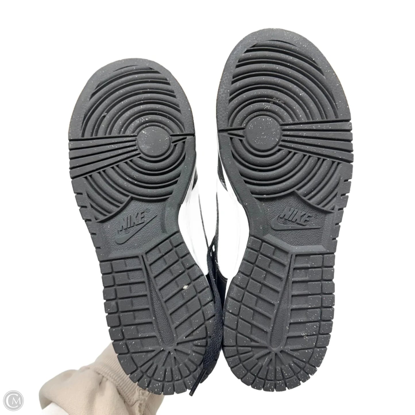 Shoes Sneakers By Nike In Black & White, Size: 7.5