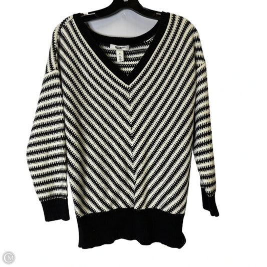 Sweater By White House Black Market In Blue & White, Size: M