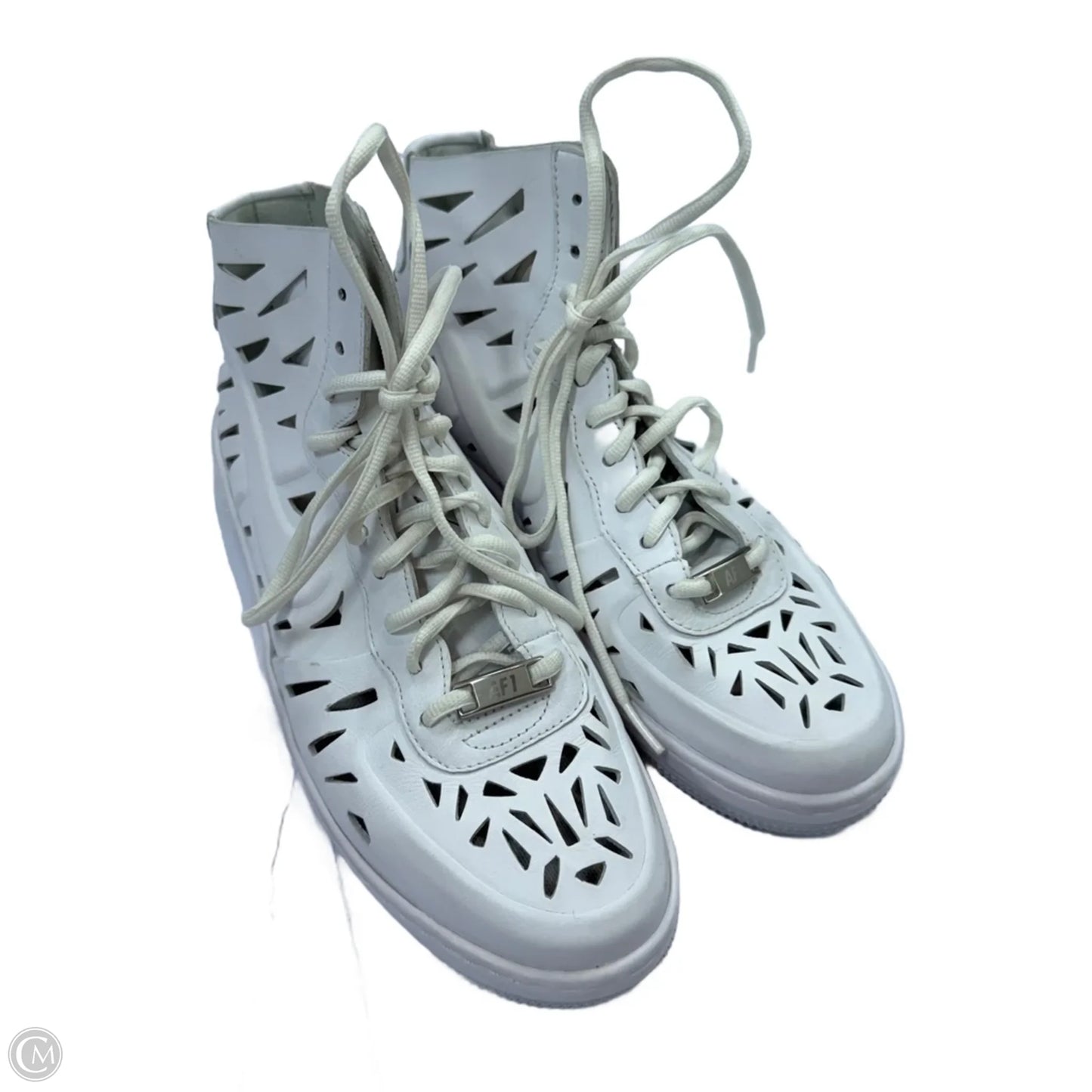 Shoes Sneakers By Nike In White, Size: 9