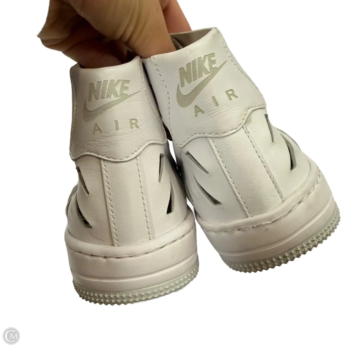 Shoes Sneakers By Nike In White, Size: 9