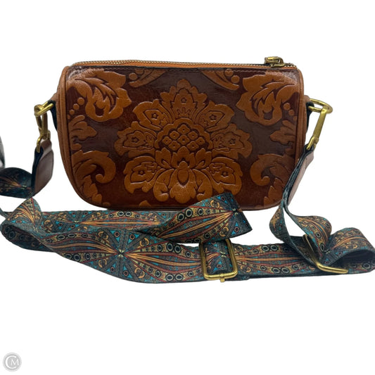 Crossbody By Clothes Mentor, Size: Medium