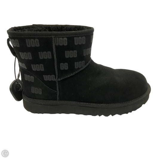 Boots Designer By Ugg In Black, Size: 9