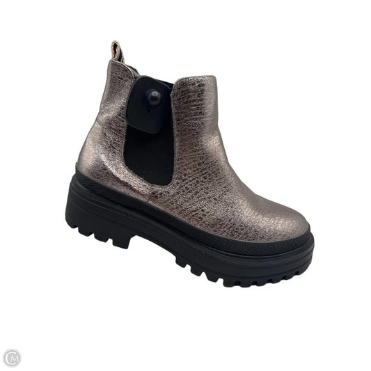 Boots Ankle Flats By Shu Shop In Silver, Size: 8.5