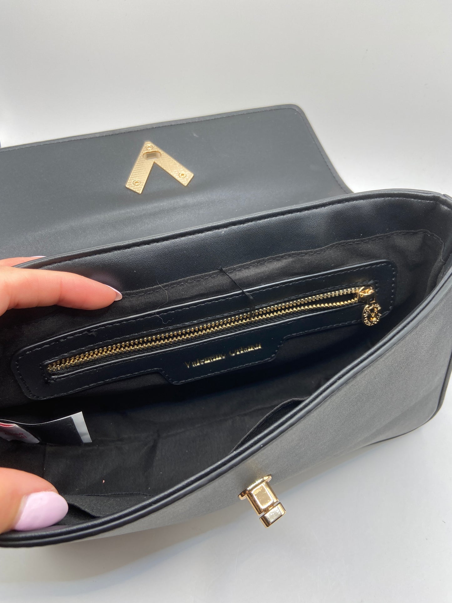 Handbag By Clothes Mentor, Size: Medium