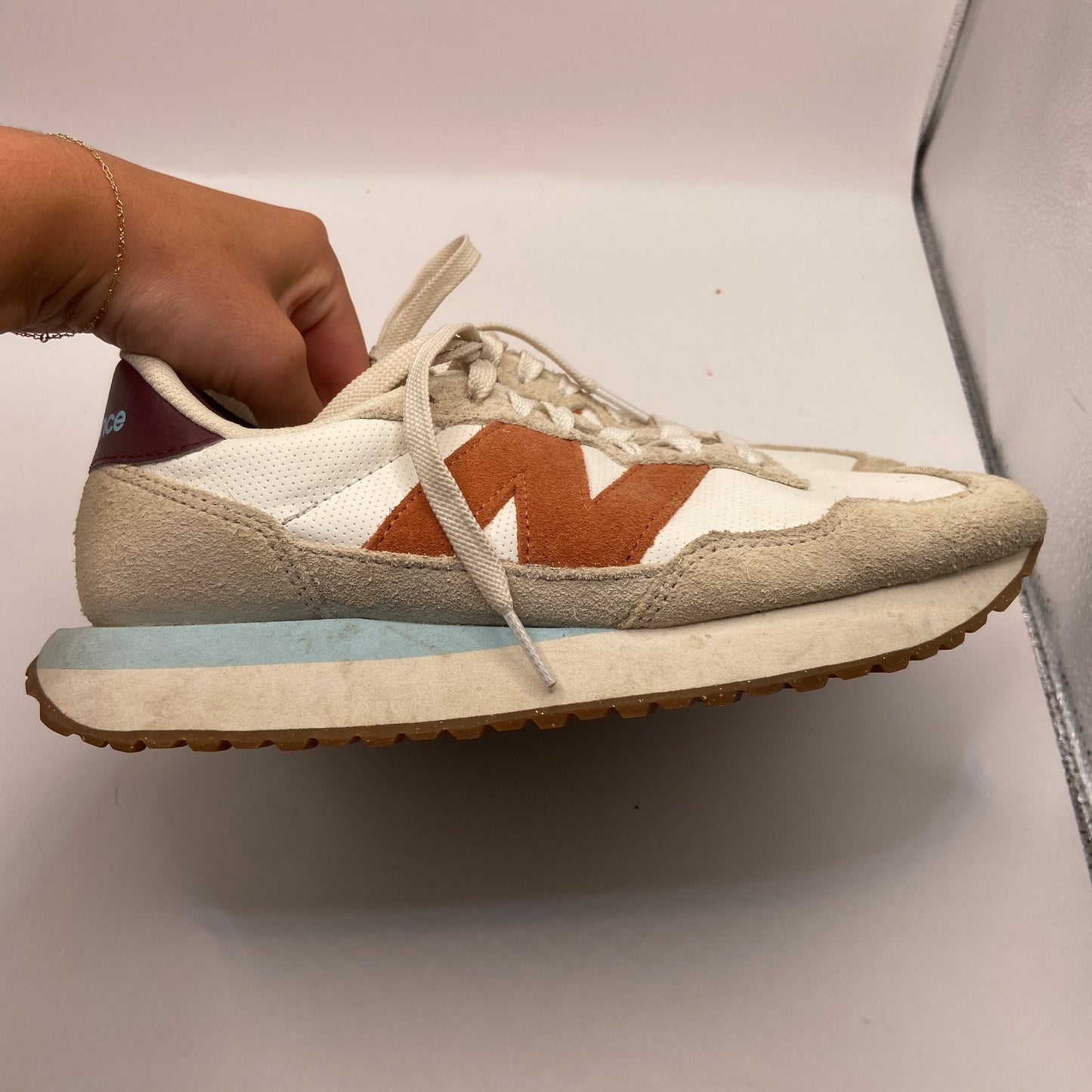 Shoes Sneakers By New Balance In Cream & Orange, Size: 8