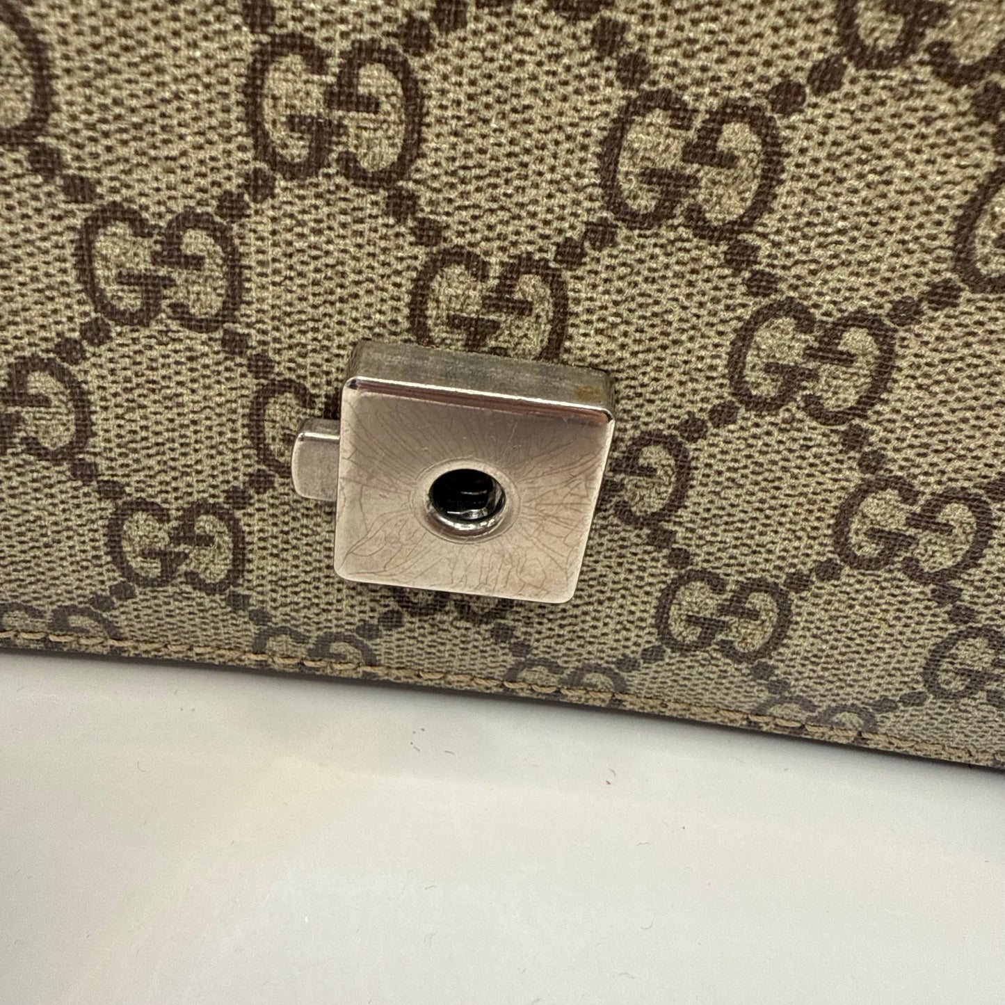 Crossbody Luxury Designer By Gucci, Size: Medium